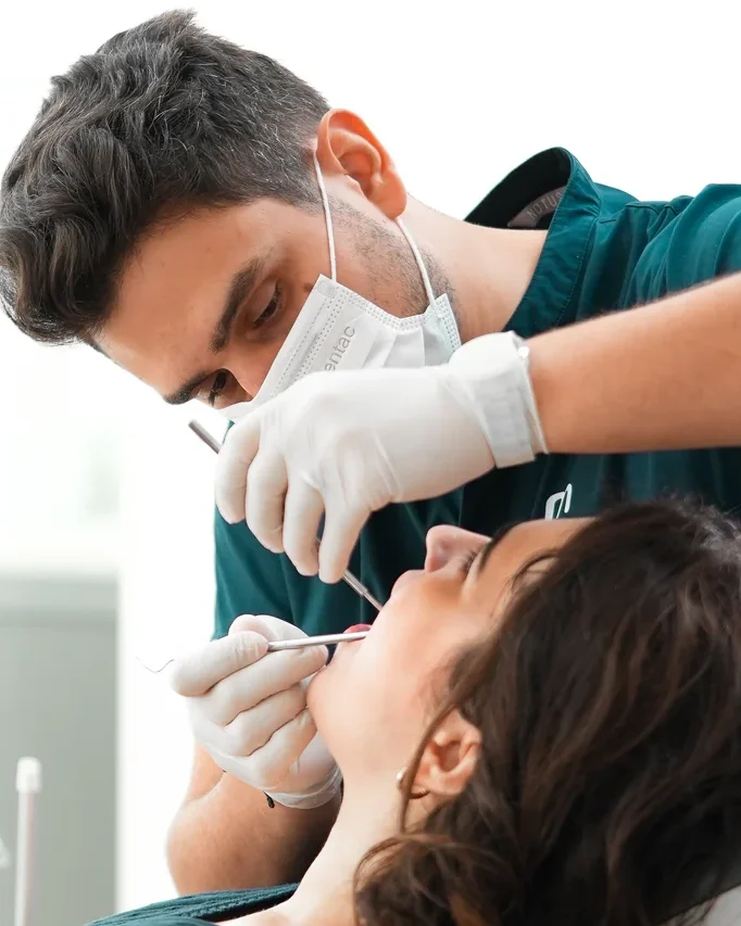 Dr. Dt. Ferit Kaval